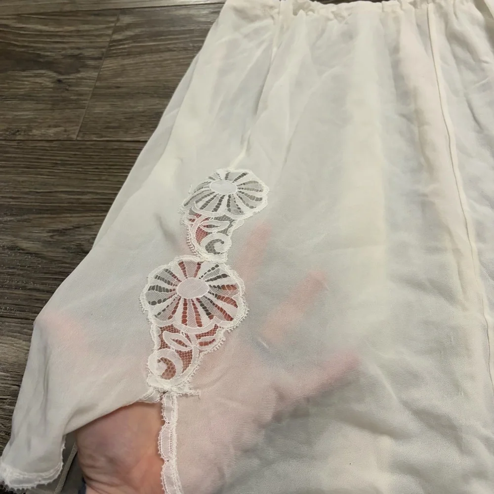 60s/70s European Vintage Sheer Lace Accent Slip Skirt (Ivory) Size M/L